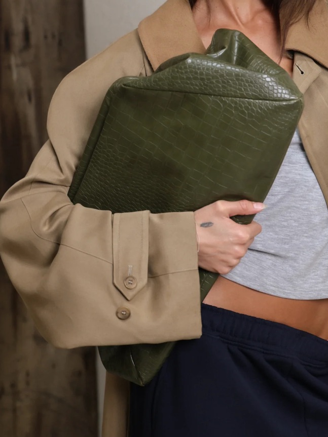 By Gianna Le Jumbo Clutch Dark Green Croc-Embossed Tote New — image 4 of 5